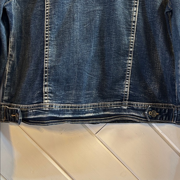 FEMME FATALE Pearl Embroidered Denim Jacket - Picture 13 of 16